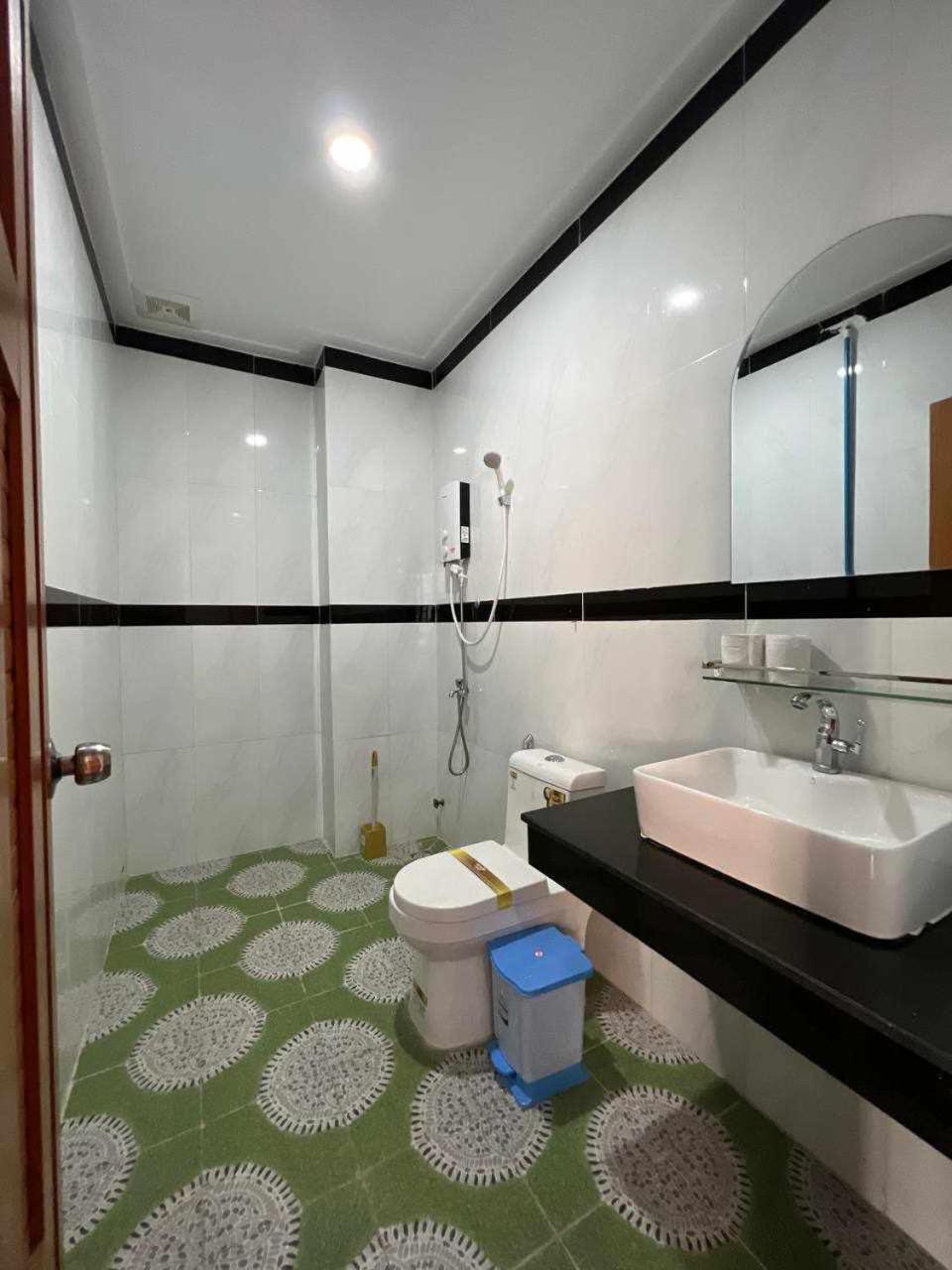 The Hub Kampot Hotel Exterior photo