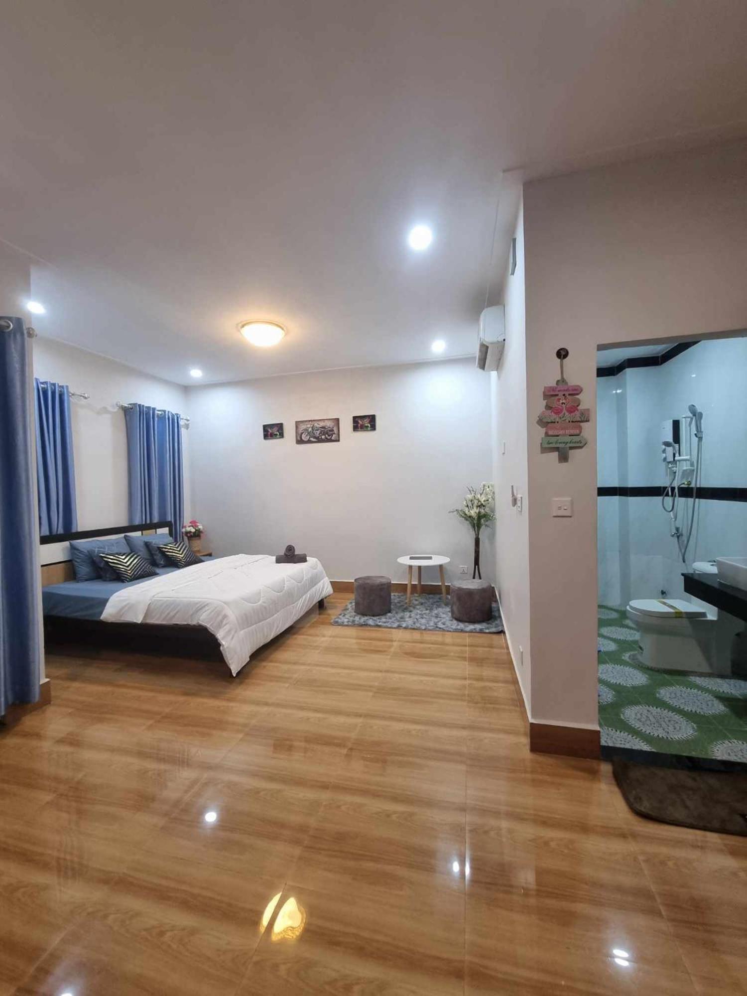 The Hub Kampot Hotel Exterior photo